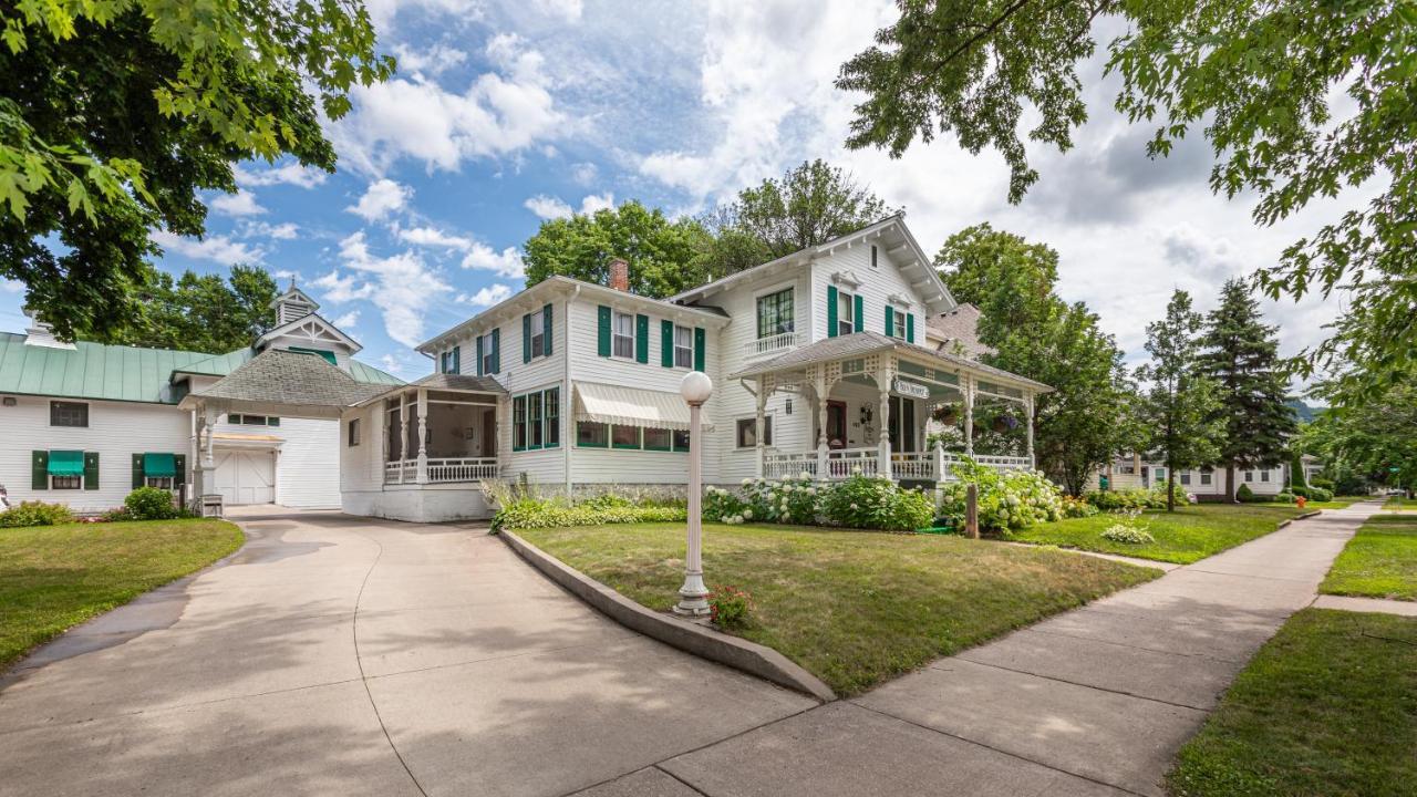 Carriage House Bed & Breakfast Winona Exterior foto